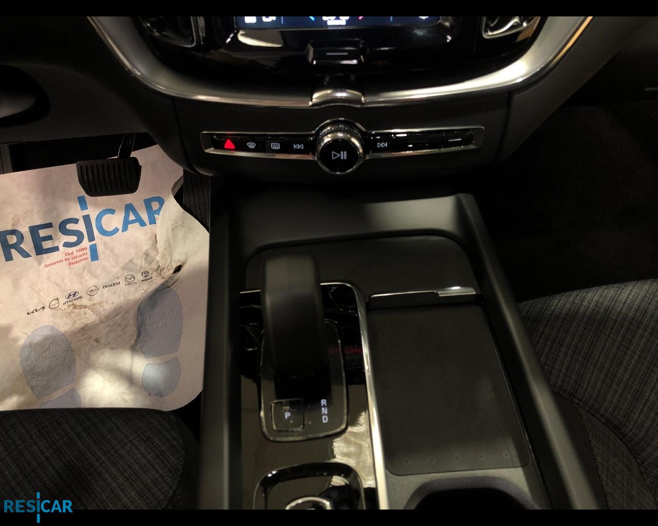 VOLVO XC60 RECHARGE T6 AWD PLUG-IN CORE BRIGHT