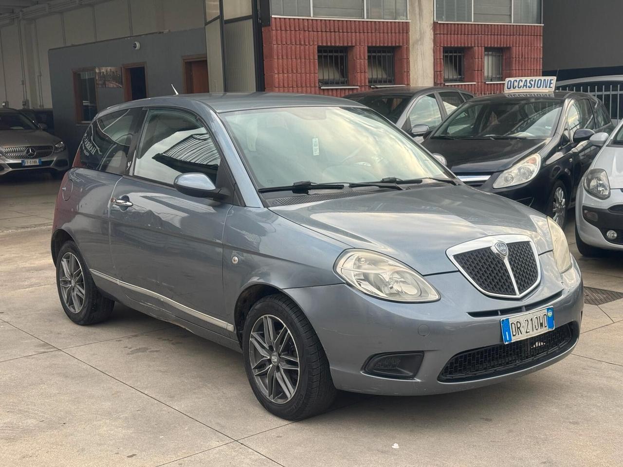 Lancia Ypsilon 1.3 MJT 75 CV Argento