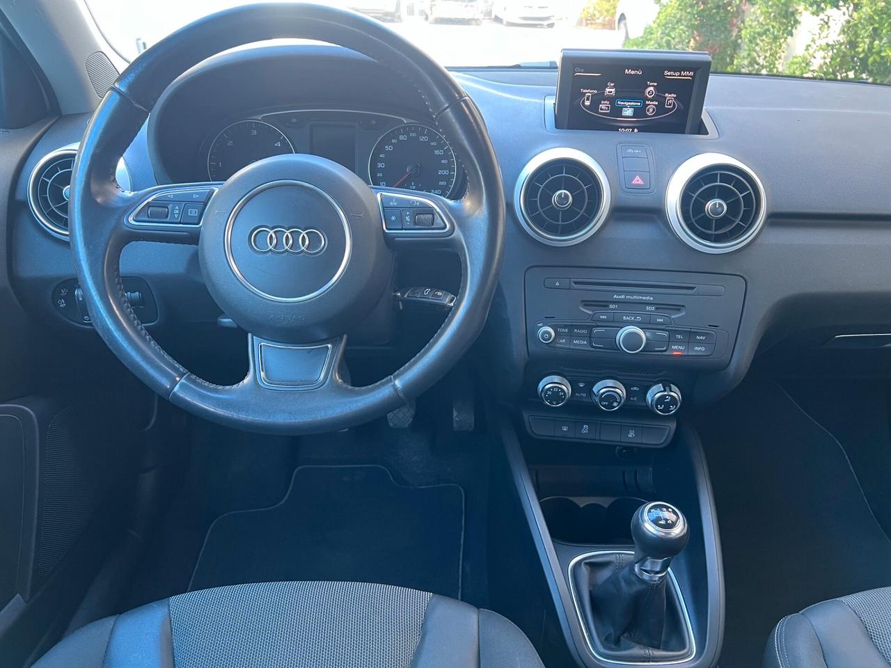 Audi A1 SPB Sportback 1.6 tdi Ambition 105cv LED/PDC PERFET.