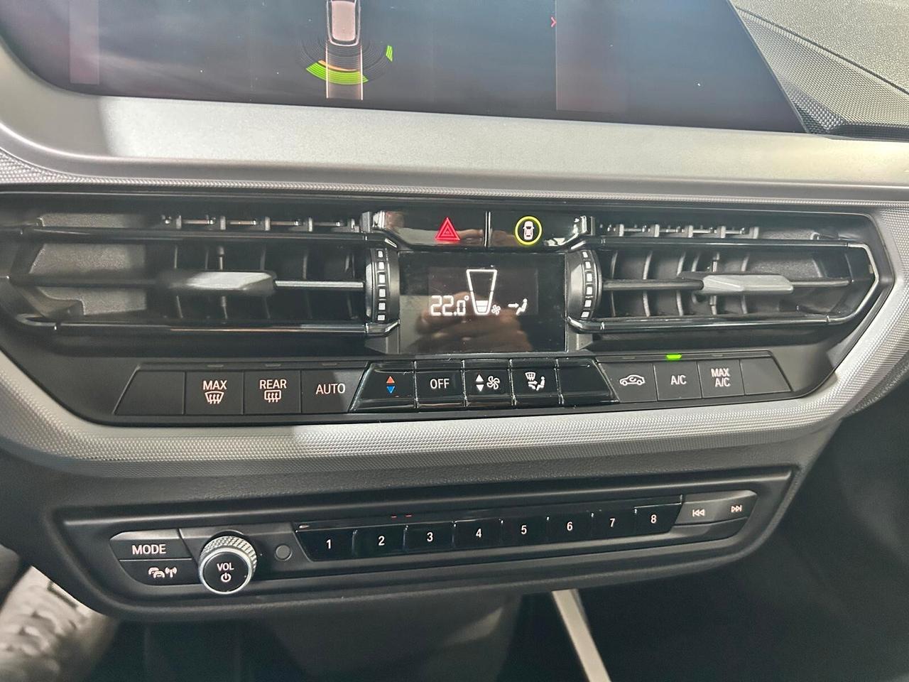 Bmw 116 116d 5p. Business Advantage