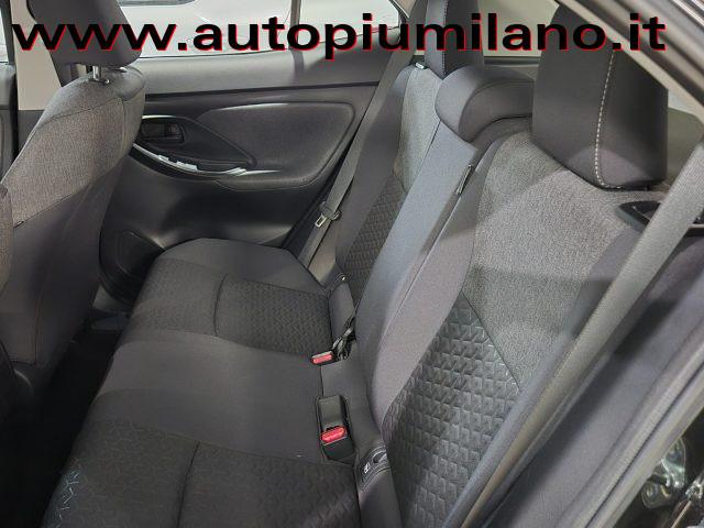 TOYOTA Yaris Cross 1.5 Hybrid 5p. E-CVT AWD-i Business
