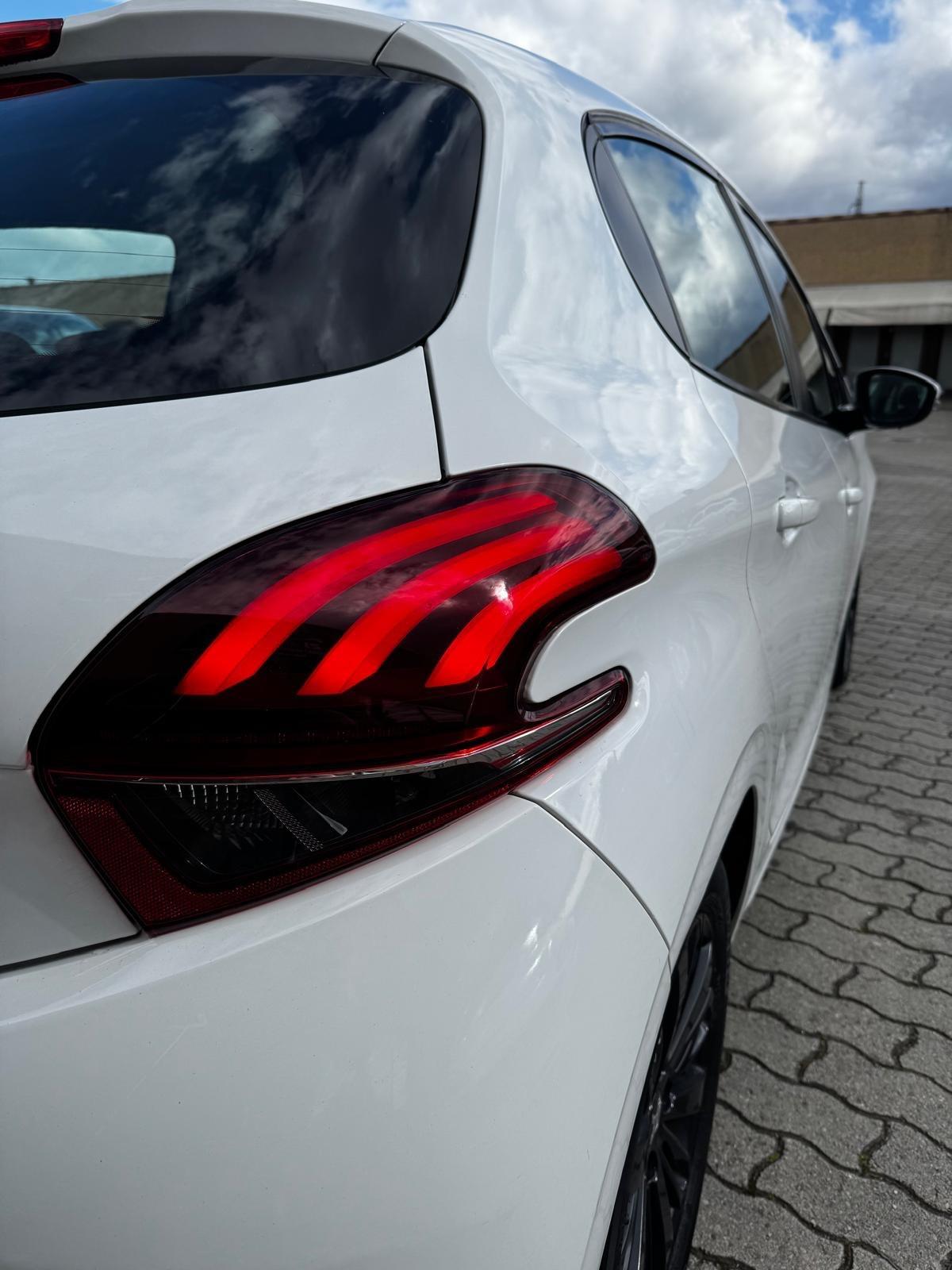 Peugeot 208 BlueHDi 75 5 porte Allure