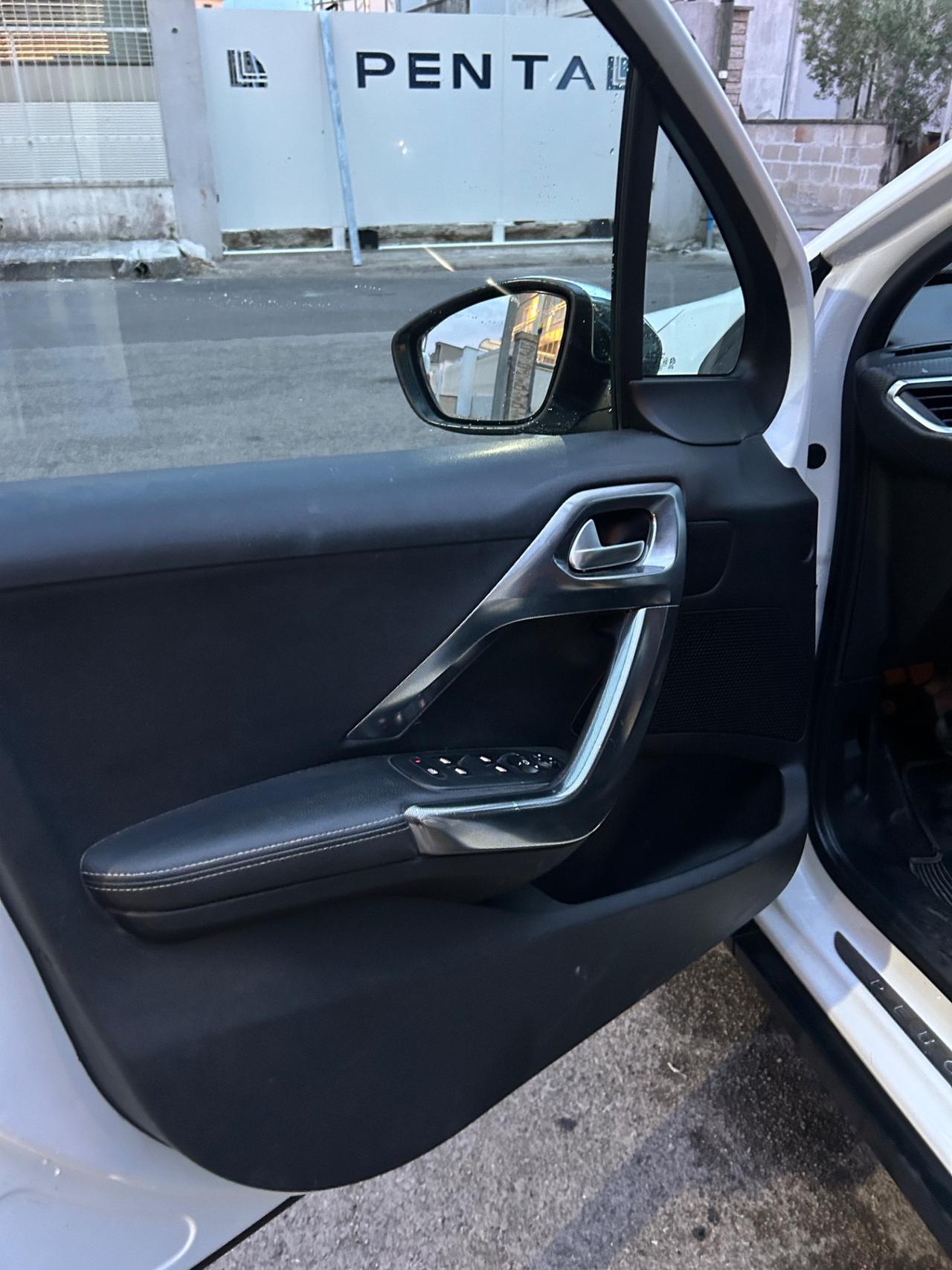 Peugeot 2008 BlueHDi 92 cv ALLURE-2016/CLIMA/SENSORI