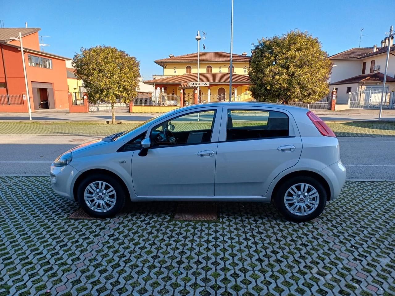 Fiat Punto 1.2 5 porte Lounge GPL