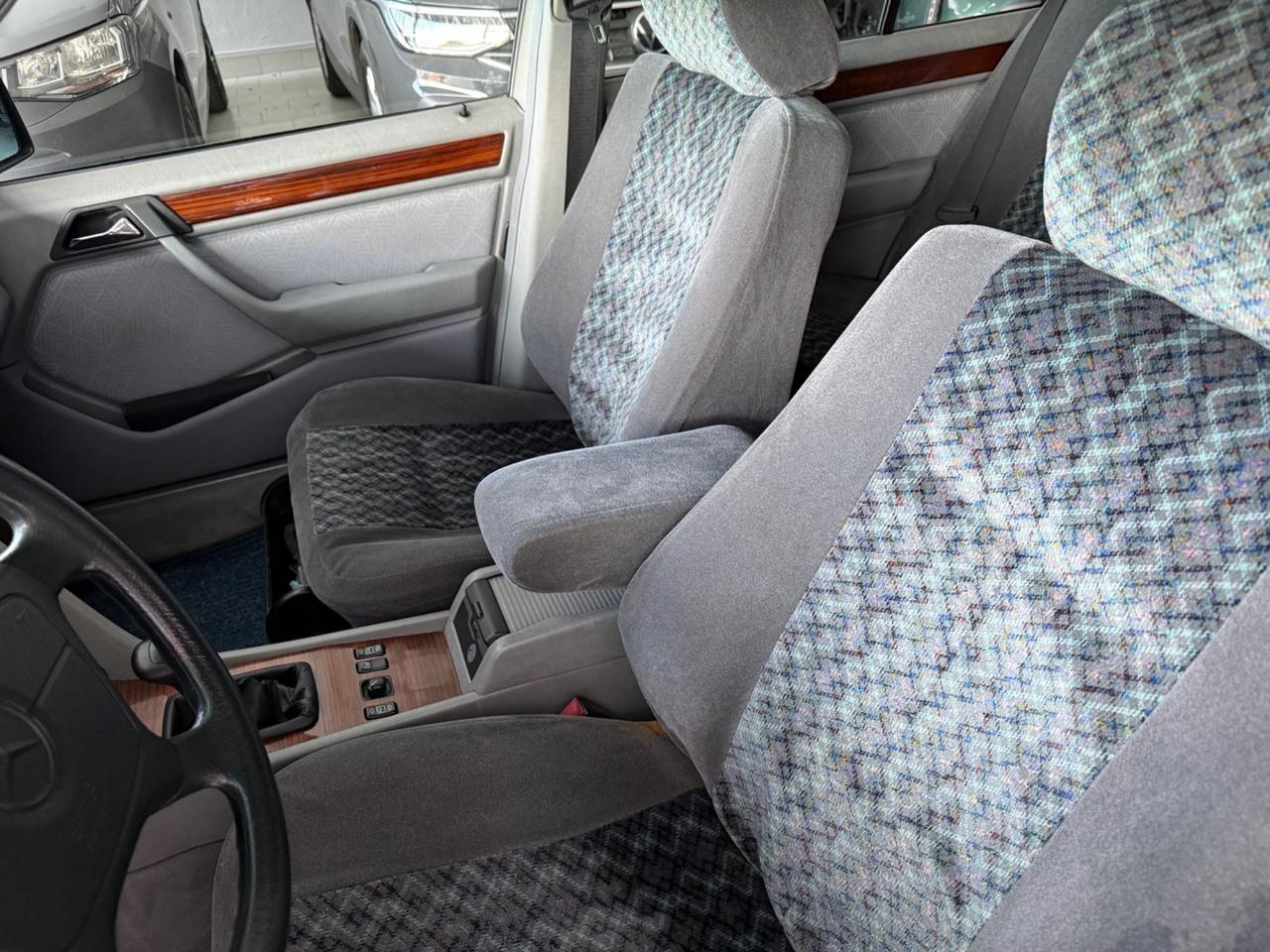 Mercedes-benz E 250 diesel cat Elegance
