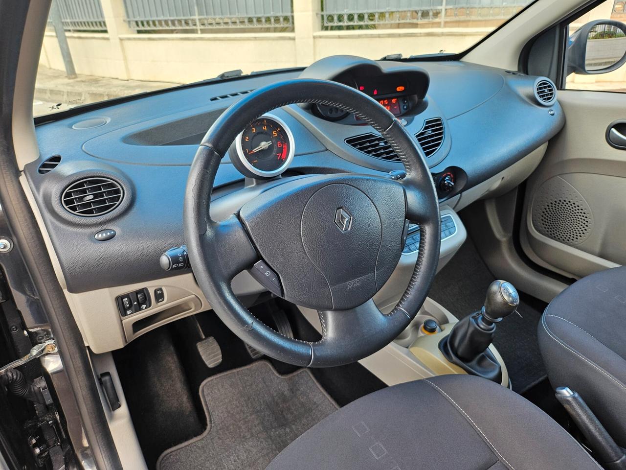 Renault Twingo 1.2 8V Dynamique (43 kw) 58cv