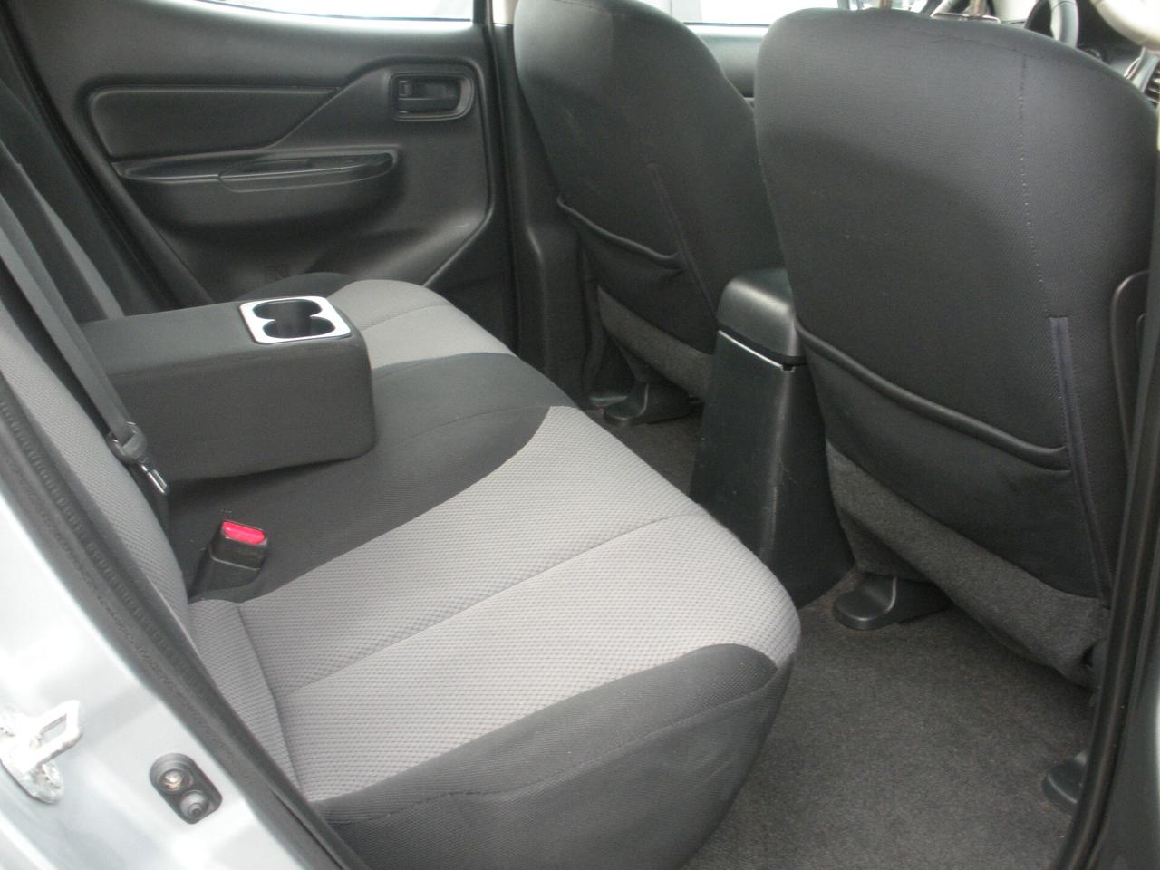 Mitsubishi L200 2.3 D Double Cab 4x4 Easy Select Inform