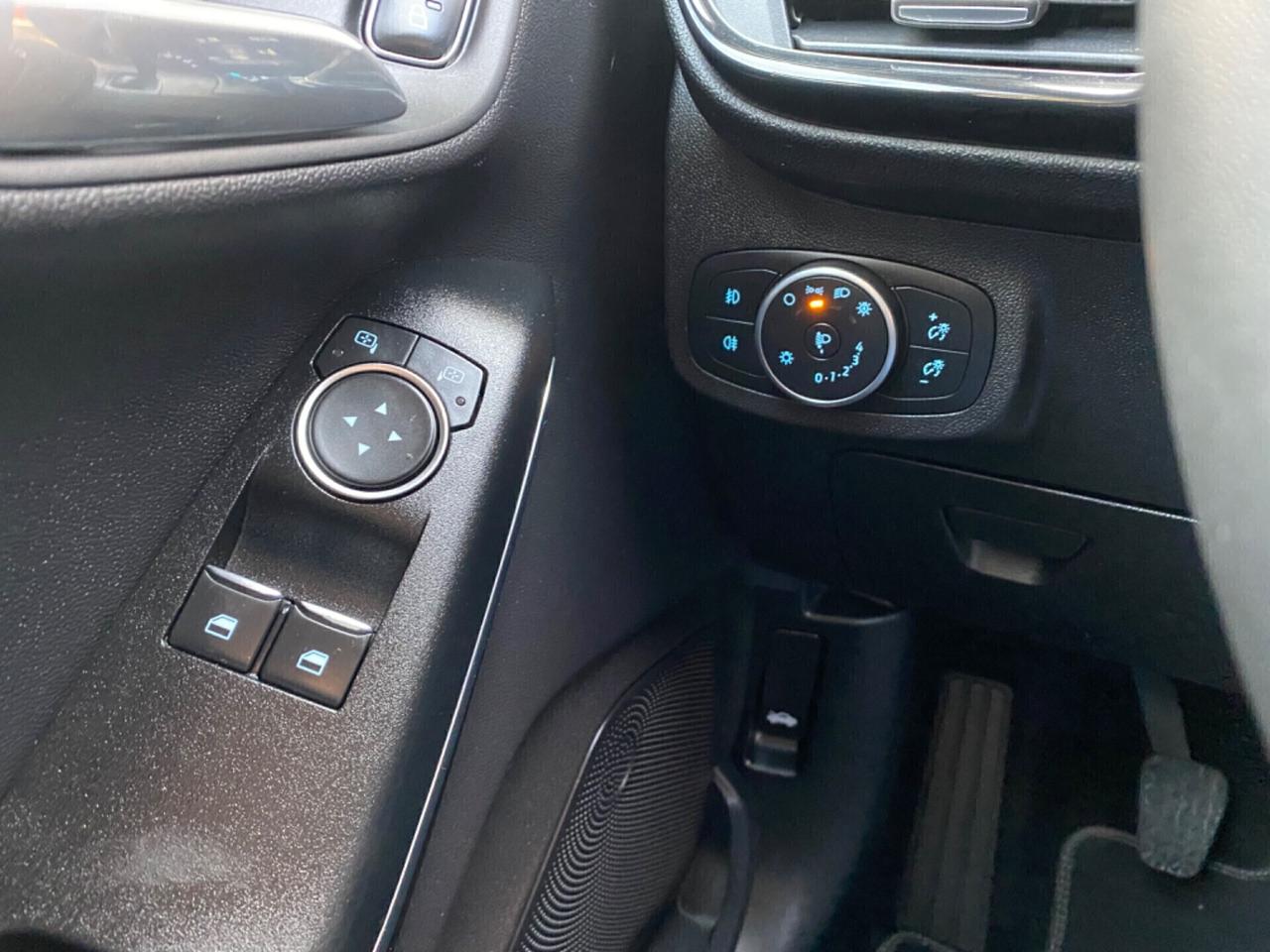 Ford Fiesta 1.1 Benzina