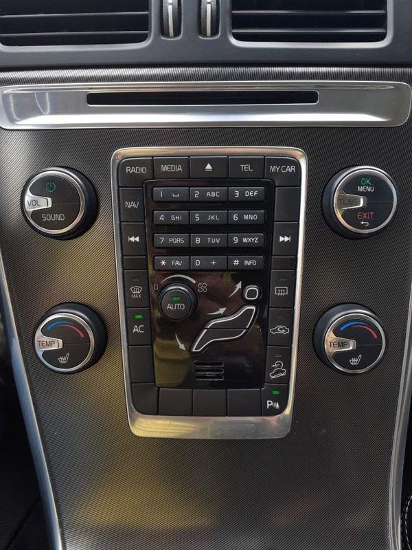 Volvo XC60 D5 AWD Geartronic R-design KM CERTIFIC-GARANZIA