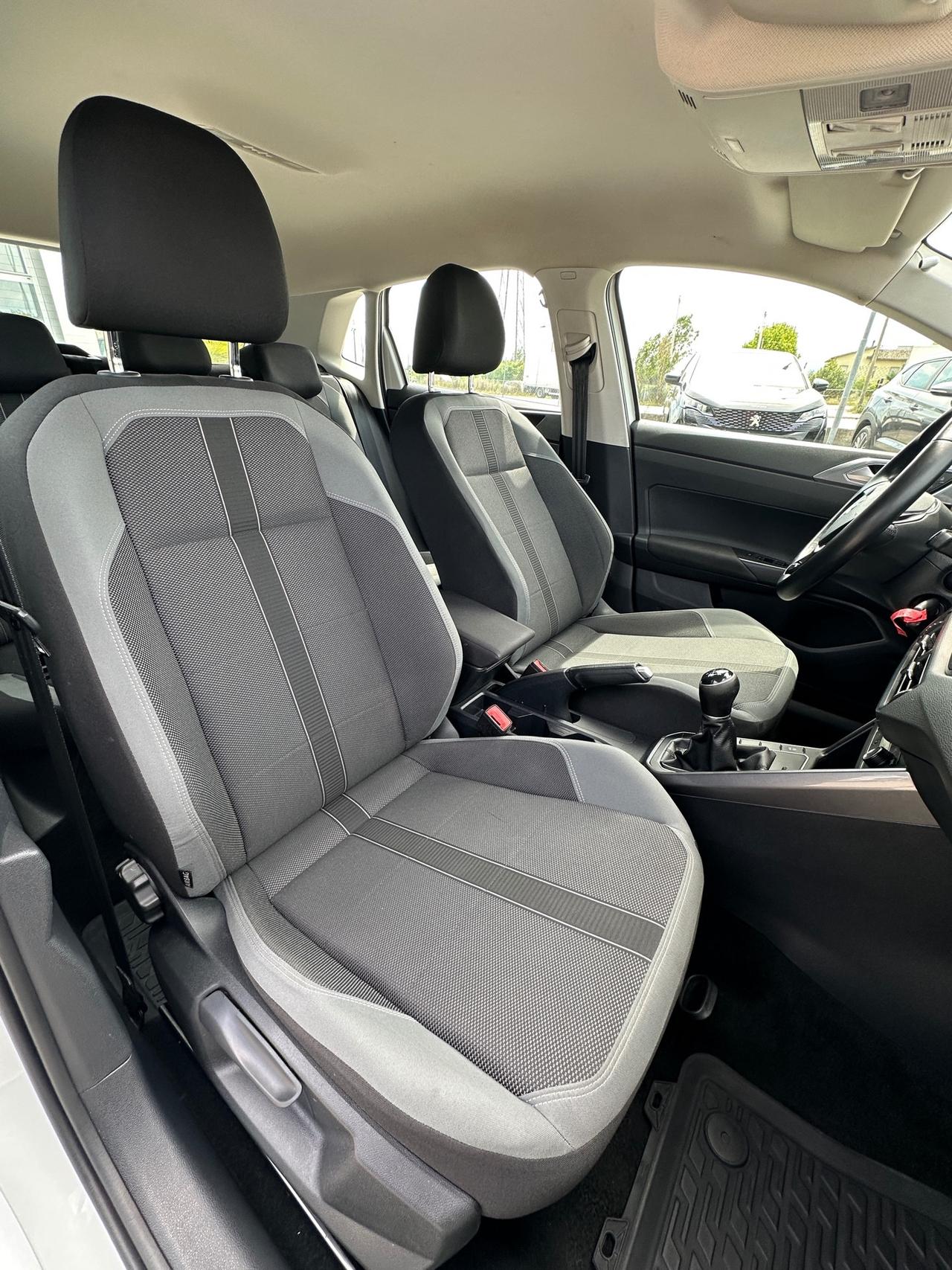 Volkswagen Polo 1.0 TSI Highline R-Line - 2019
