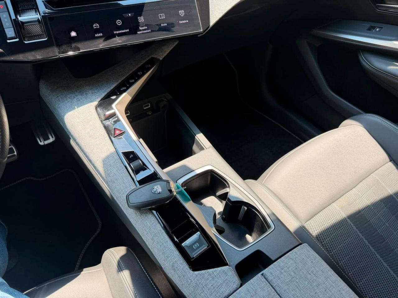 Peugeot 5008 Hybrid 145 e-DCS6 GT