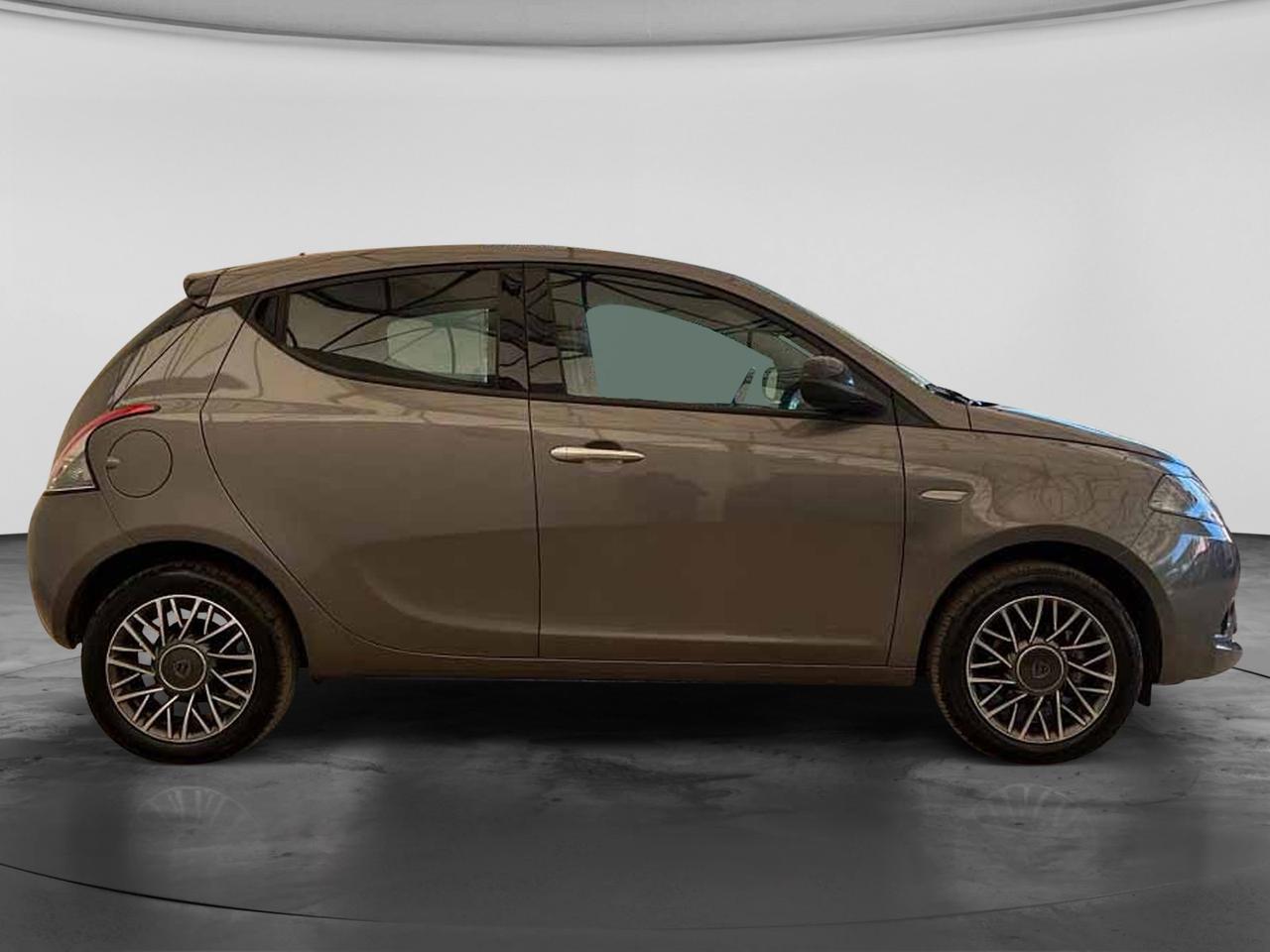 LANCIA Ypsilon III 2021 - Ypsilon 1.0 firefly hybrid Gold Plus s&s 70cv 5p.ti