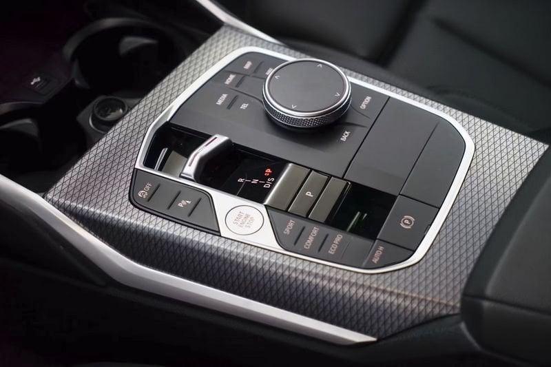 BMW Serie 3 320d 48V Touring Msport LED ACC NAVI RESTYLING 25