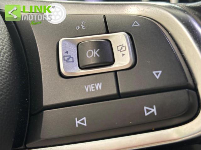 VOLKSWAGEN Golf 1.5 TSI DSG R-LINE KM CERT PARI AL NUOVO.