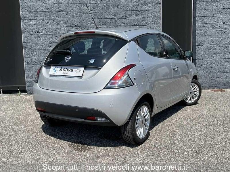 Lancia Ypsilon 1.2 8v Silver c/clima 69cv