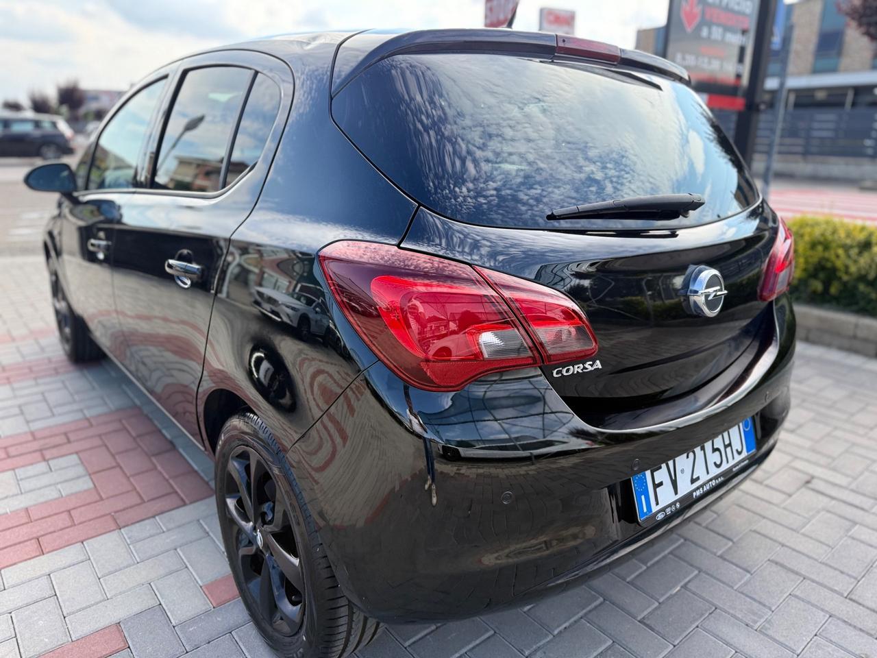 Opel Corsa 1.2 5 porte Black Edition NEOPATENTATI