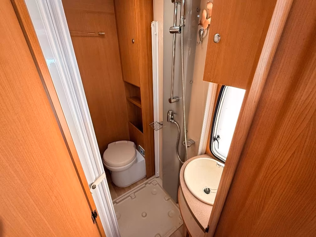 CAMPER CHAUSSON FLASH 06