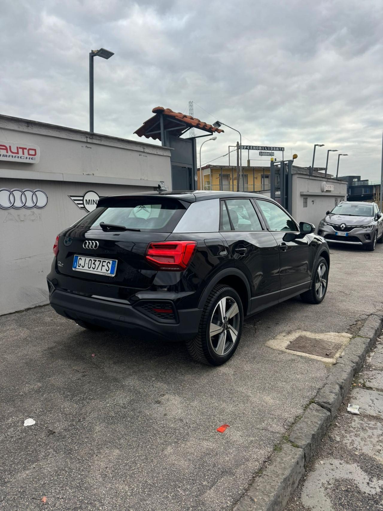 Audi Q2 35 TFSI S tronic Identity Black