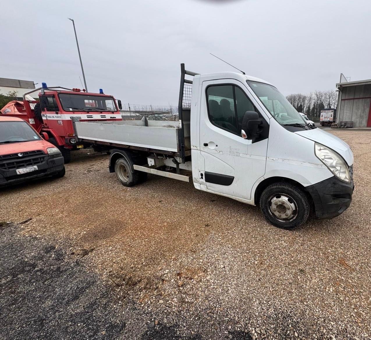Renault Master 2.5 dCi Triribaltabile