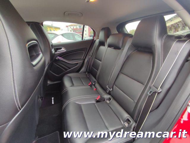 MERCEDES-BENZ GLA 200 Automatic Premium 156cv