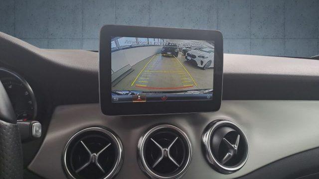 MERCEDES-BENZ GLA 200 d Automatic Premium