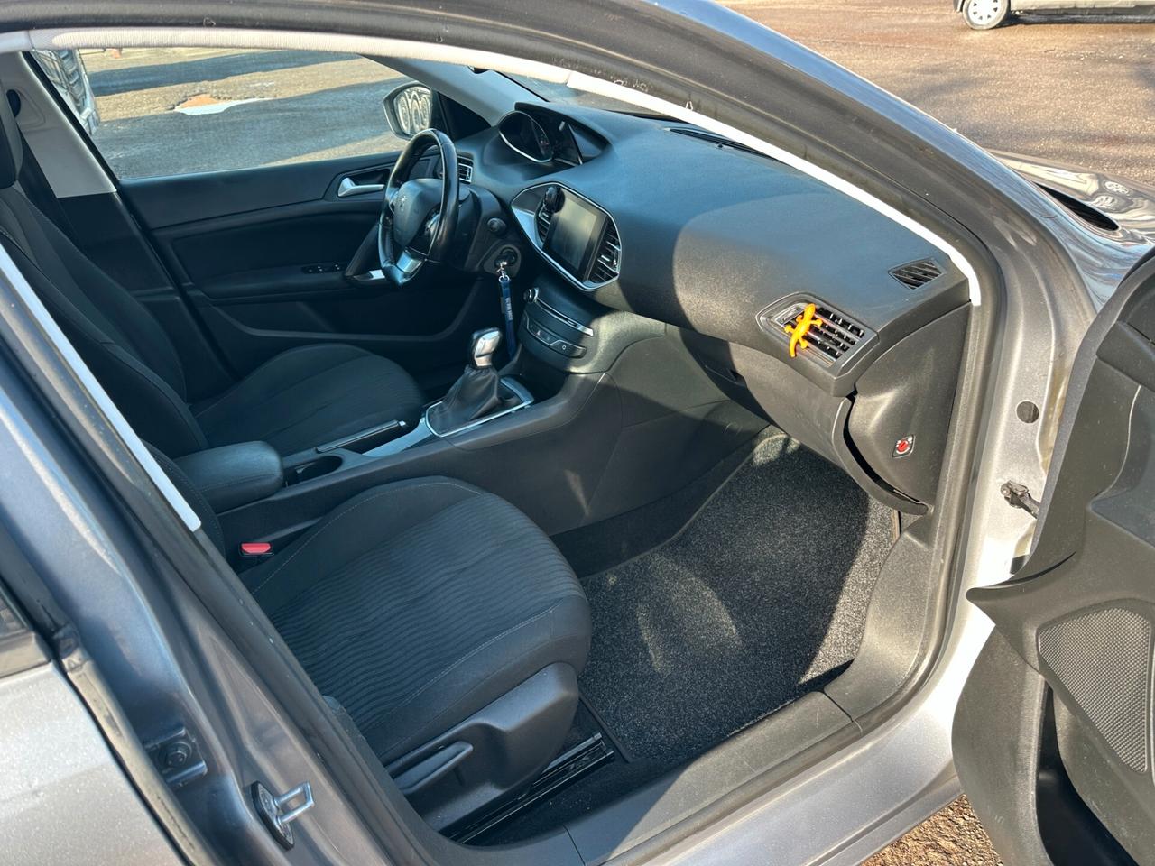 Peugeot 308 BlueHDi 100 S&S SW Business