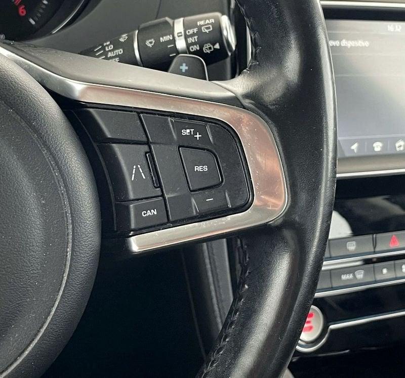 Jaguar F-Pace F-Pace 2.0 D 180 CV AWD aut. Prestige