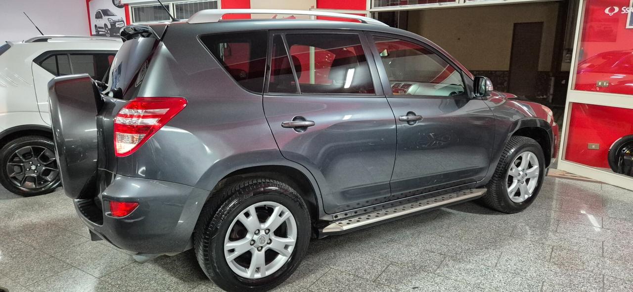 Toyota RAV 4 RAV4 2.2 D-4D 150 CV DPF Luxury