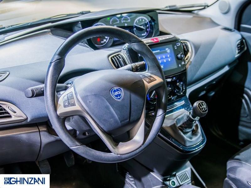 Lancia Ypsilon 1.0 Hybrid 70 CV S&S Gold Neo Patentati
