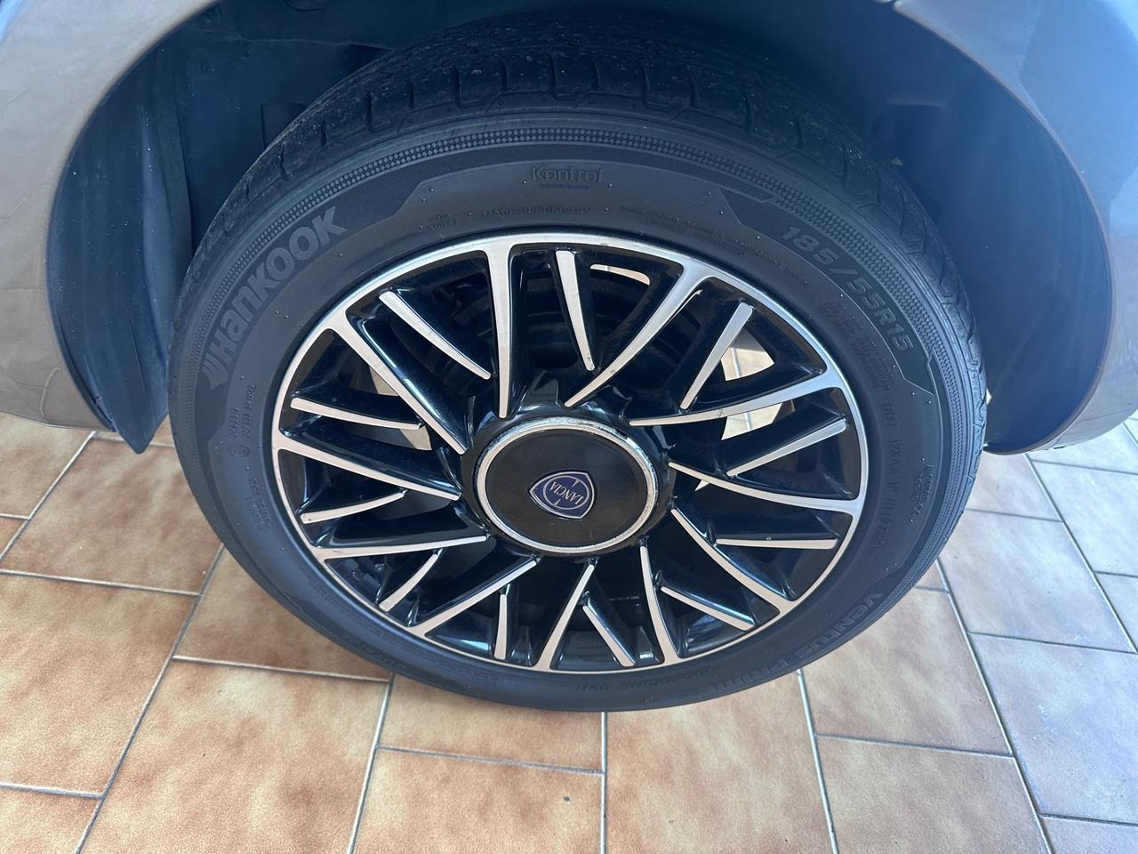 Lancia Ypsilon 1.2benz. Platinum 76.000km