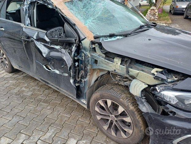 Fiat Tipo S.W 1.6 Mjt DCT Incidentata 2020