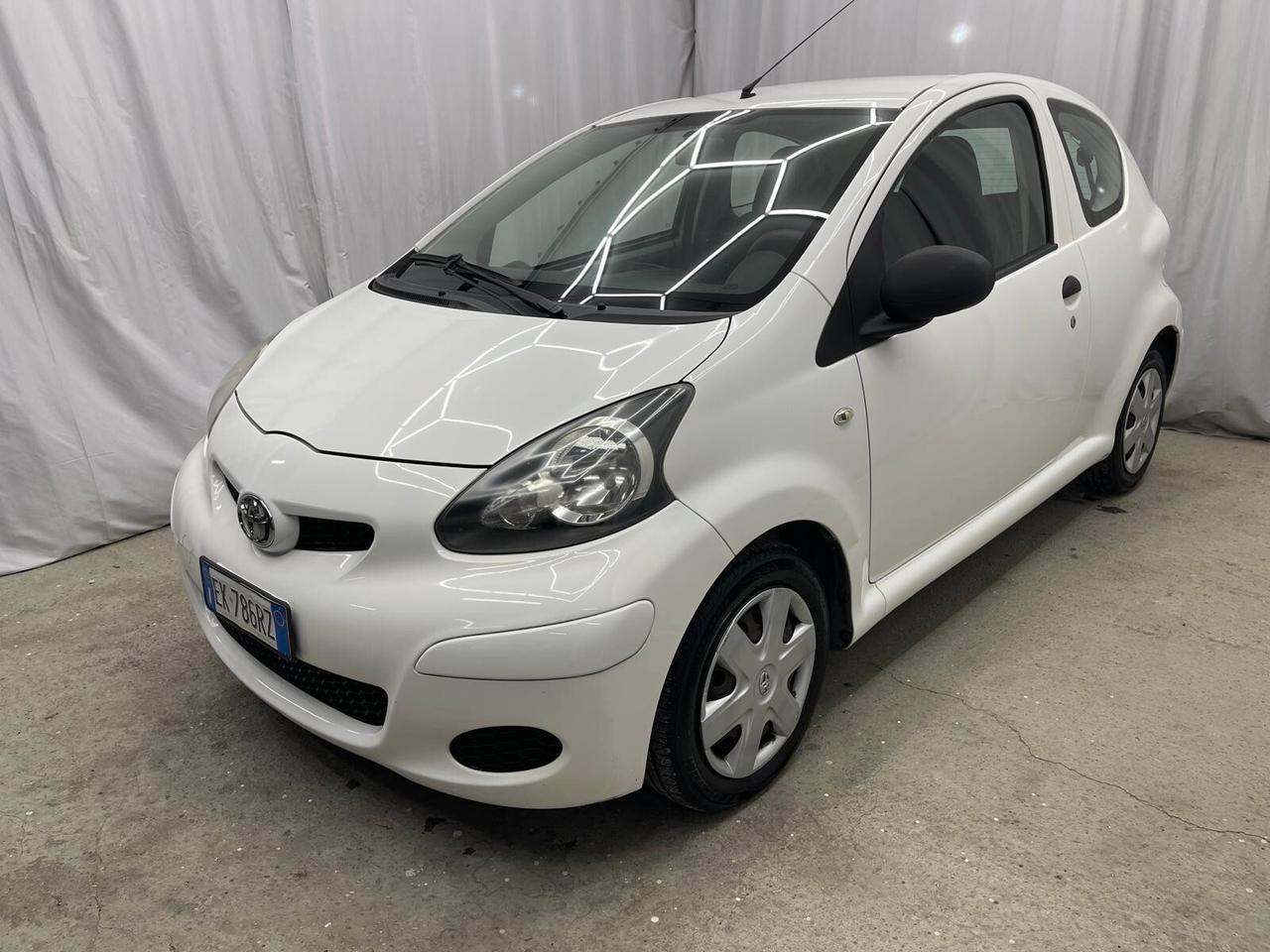Toyota Aygo 1.0 12V VVT-i 3 porte Now Connect