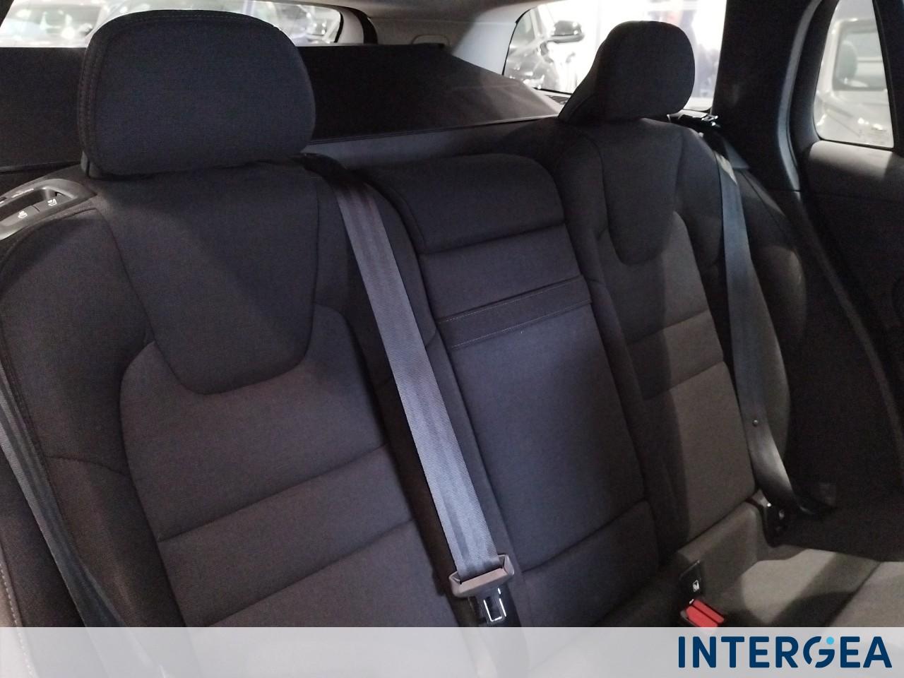 VOLVO V60 2.0 d3 Business geartronic my20