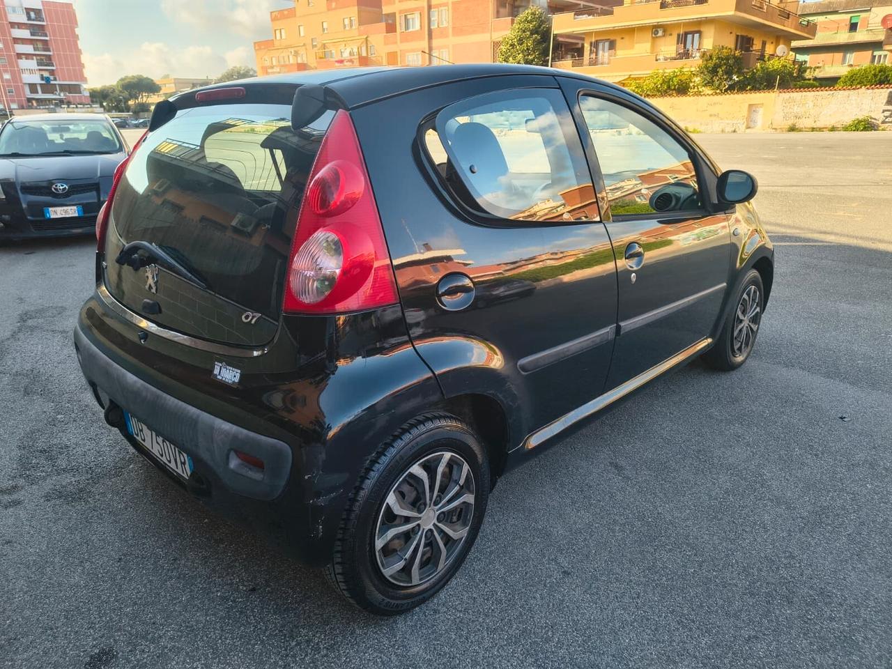 Peugeot 107 AUTOMATICA BENZINA NEOPATENTATI