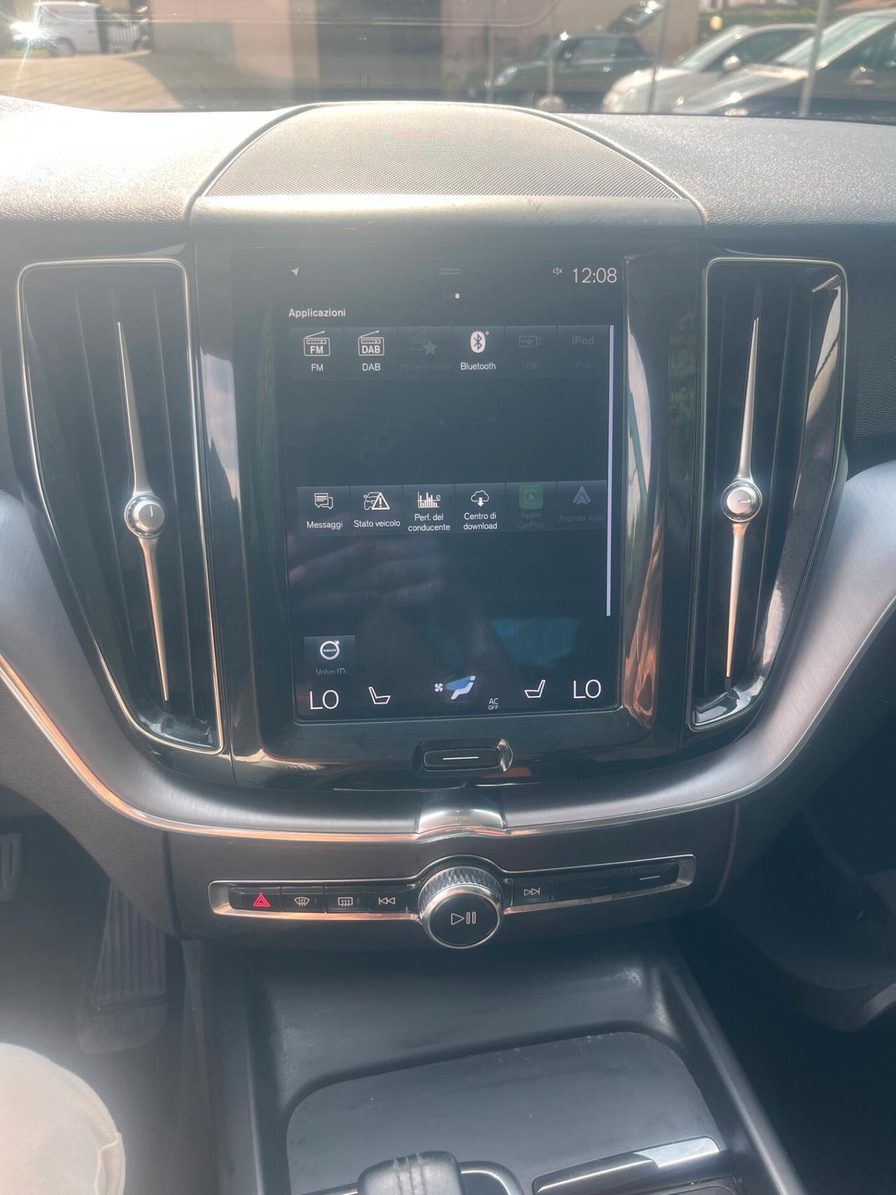 Volvo XC 60 B4 (d) AWD Geartronic Momentum motore rotto