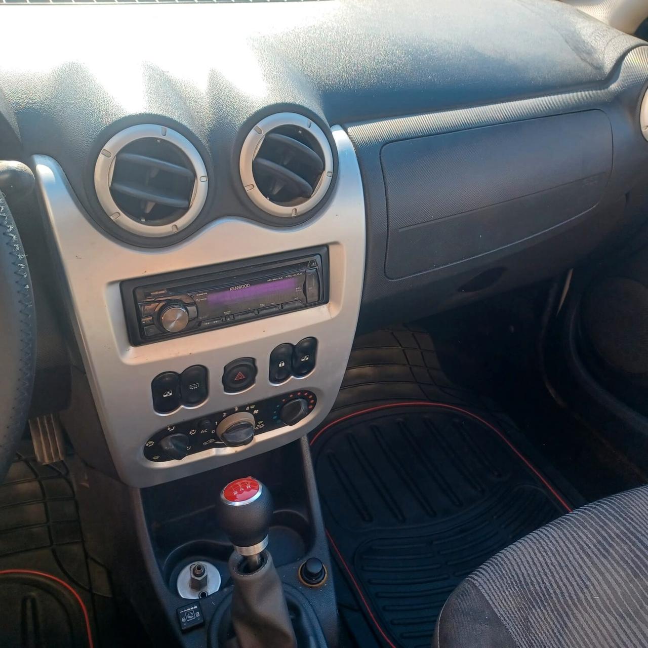 153.628KM ECONOMICA GPL DI FABBRICA SANDERO 1.4