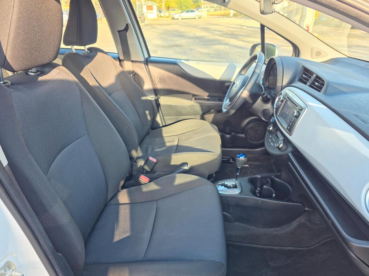 Toyota Yaris 1.5 Hybrid 5 porte Lounge 2014-E5B Automatico NEO