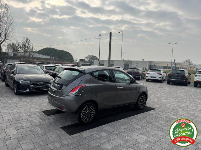 LANCIA Ypsilon 1.0 FireFly Platino Hybrid 5p ANCHE NEOPATENTATI