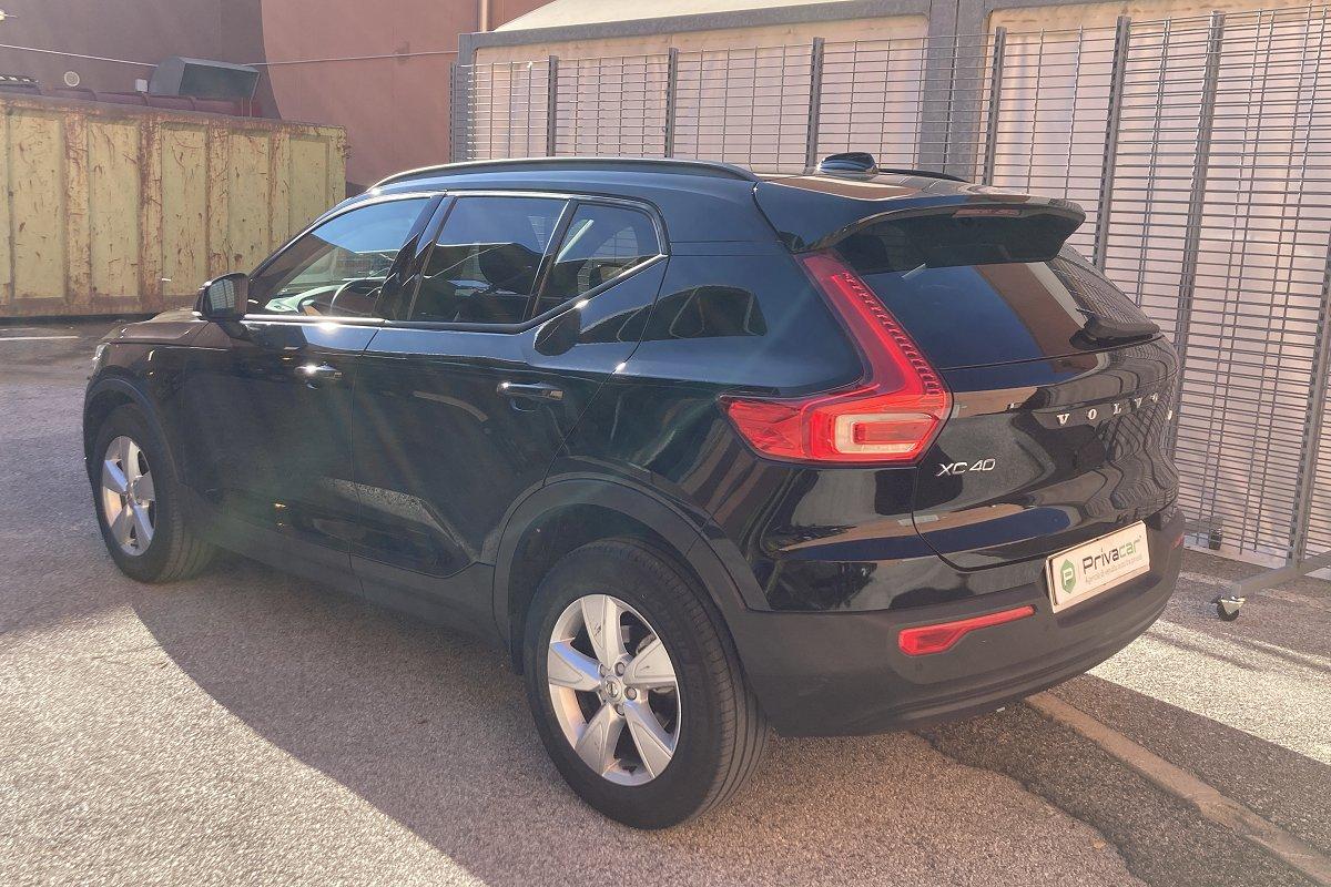 VOLVO XC40 T2 Momentum