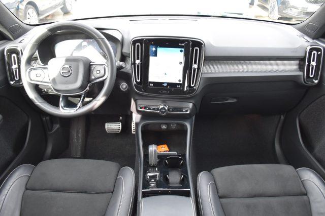 VOLVO XC40 T5 Recharge Plug-in Hybrid R-design