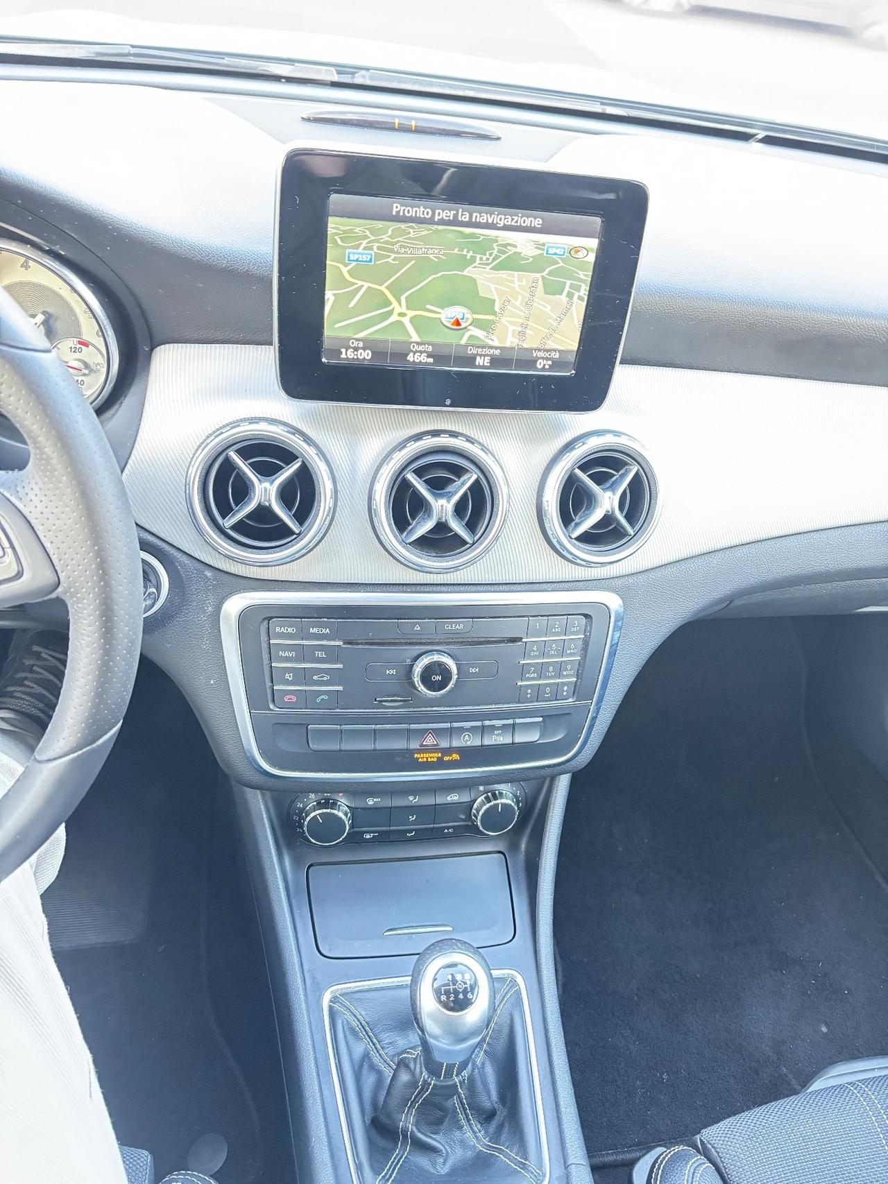 Mercedes-benz GLA 180 d Premium