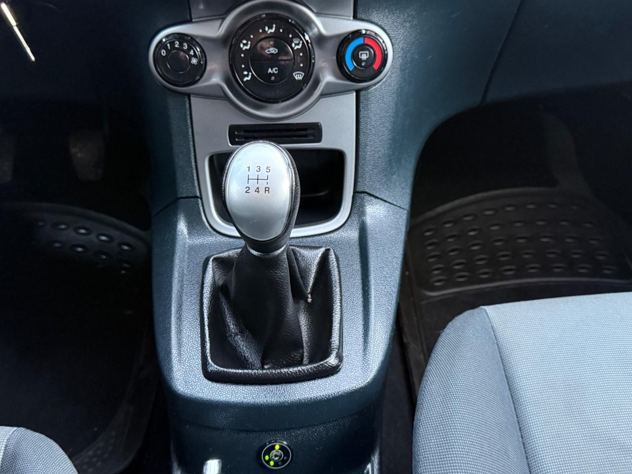 Ford Fiesta 1.4 5 porte Bz.- GPL Titanium