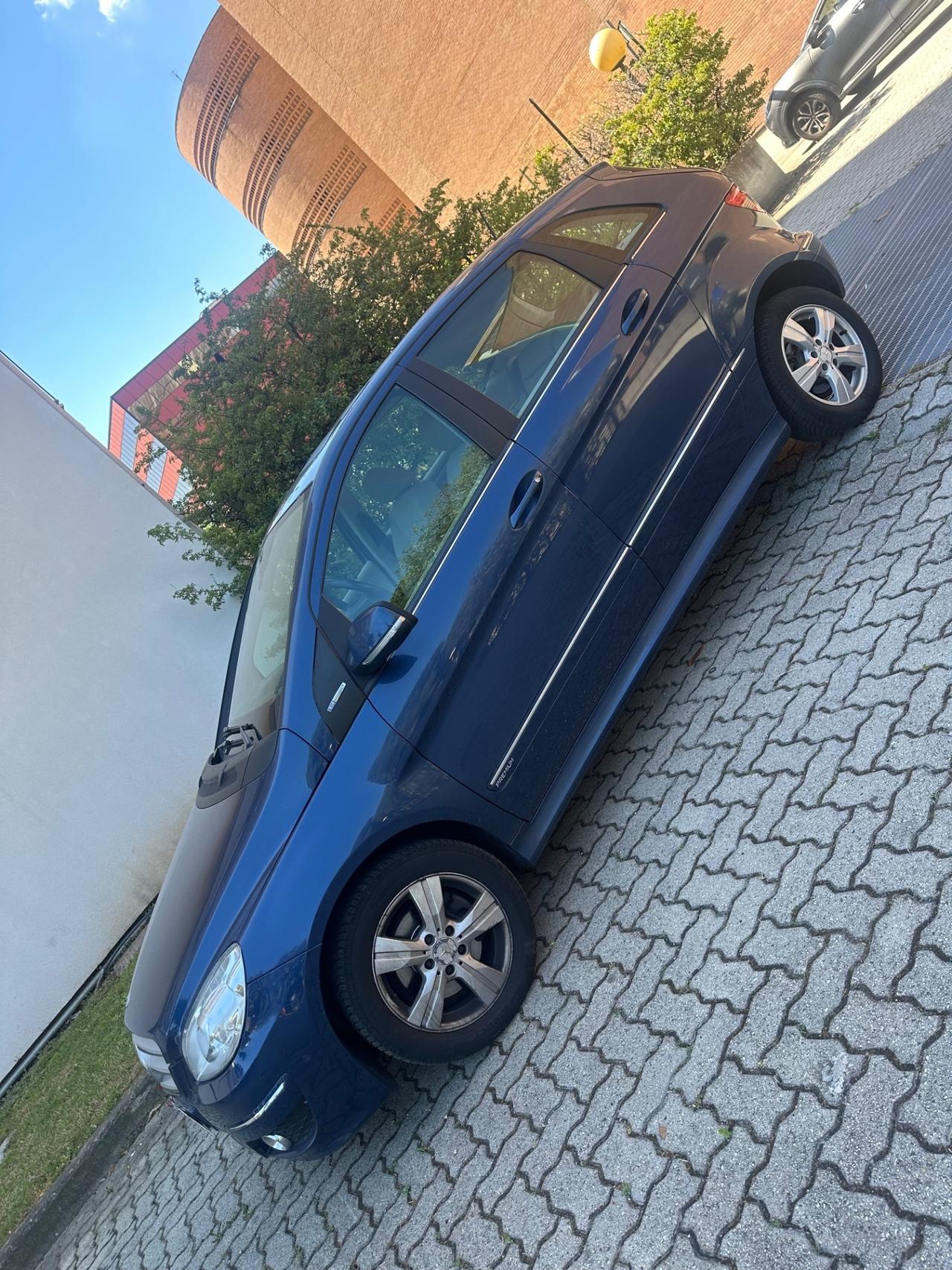 Mercedes-benz B 180 NGT BlueEFFICIENCY Premium