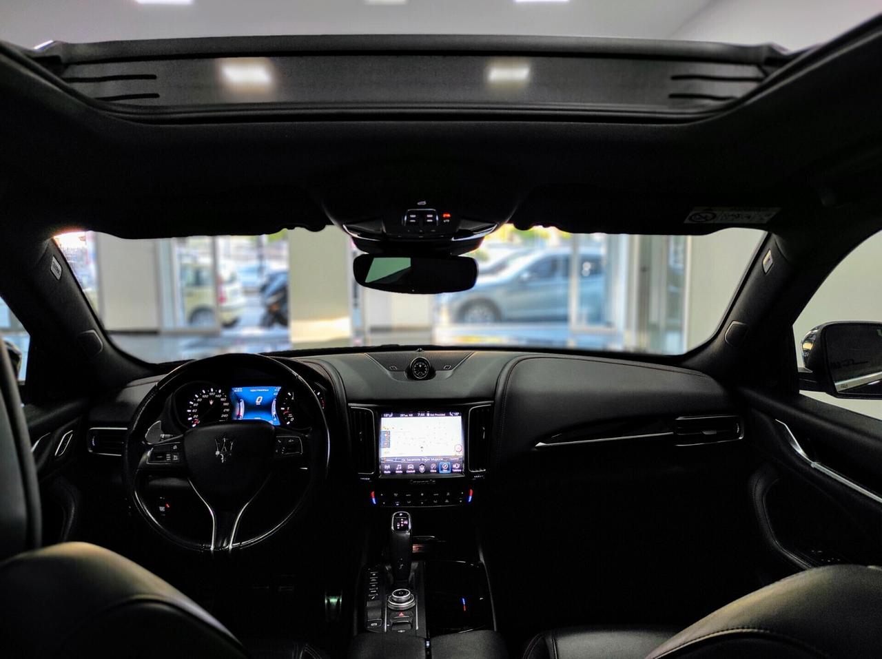 Maserati Levante V6 Diesel 275 CV AWD Gransport Tetto