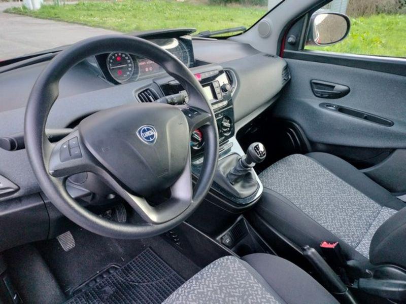 Lancia Ypsilon 1.0 FireFly 5 porte S&S Hybrid Silver