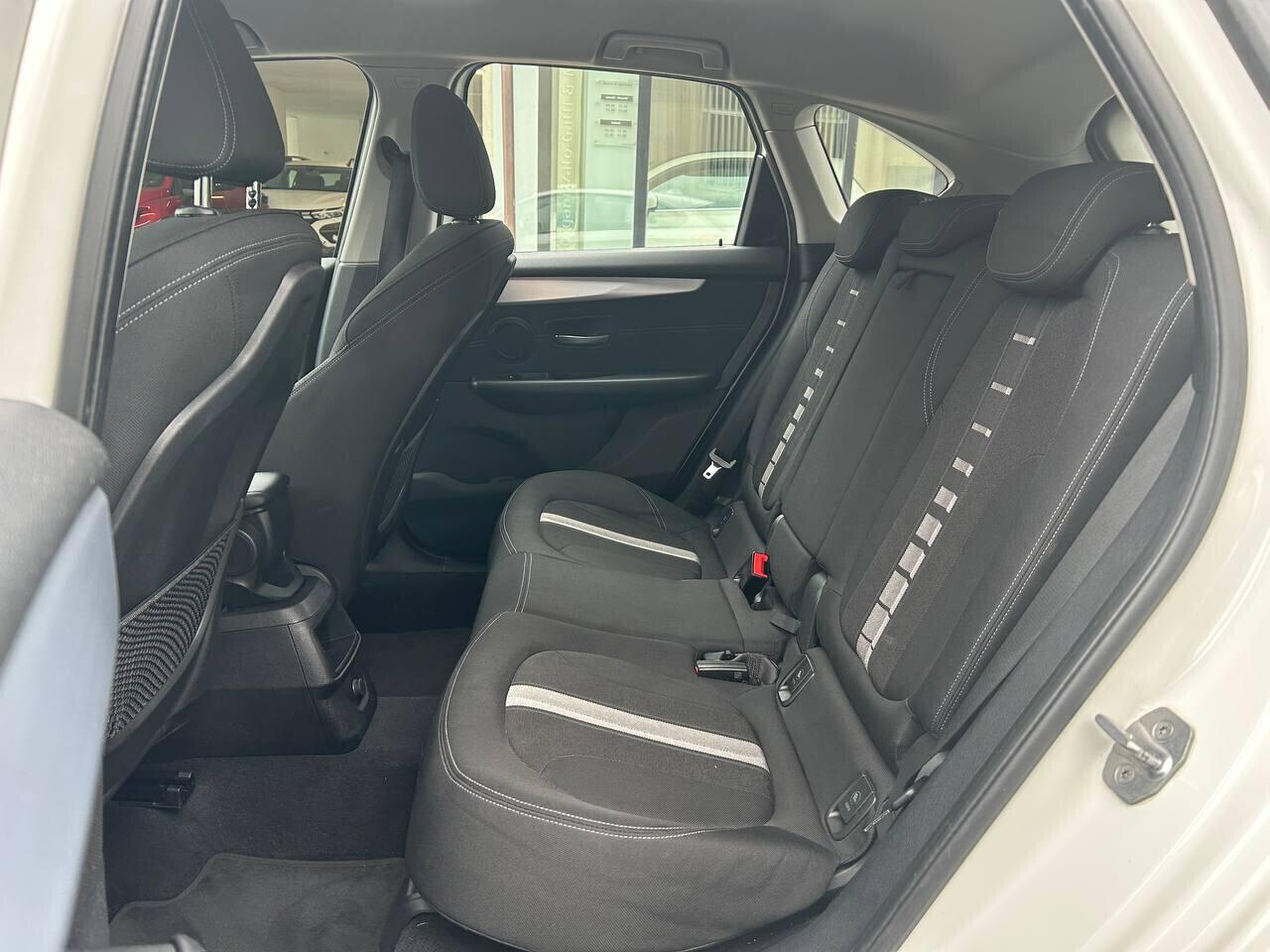 Bmw 216 218d Active Tourer Advantage
