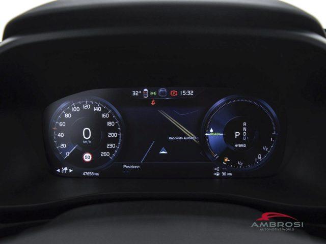VOLVO XC40 T5 Recharge Plug-in Hybrid Plus Bright auto
