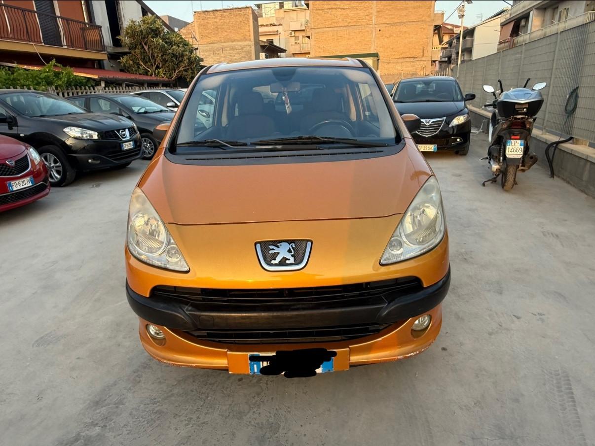 Peugeot 1007 BENZINA PER NEO PATENTATI