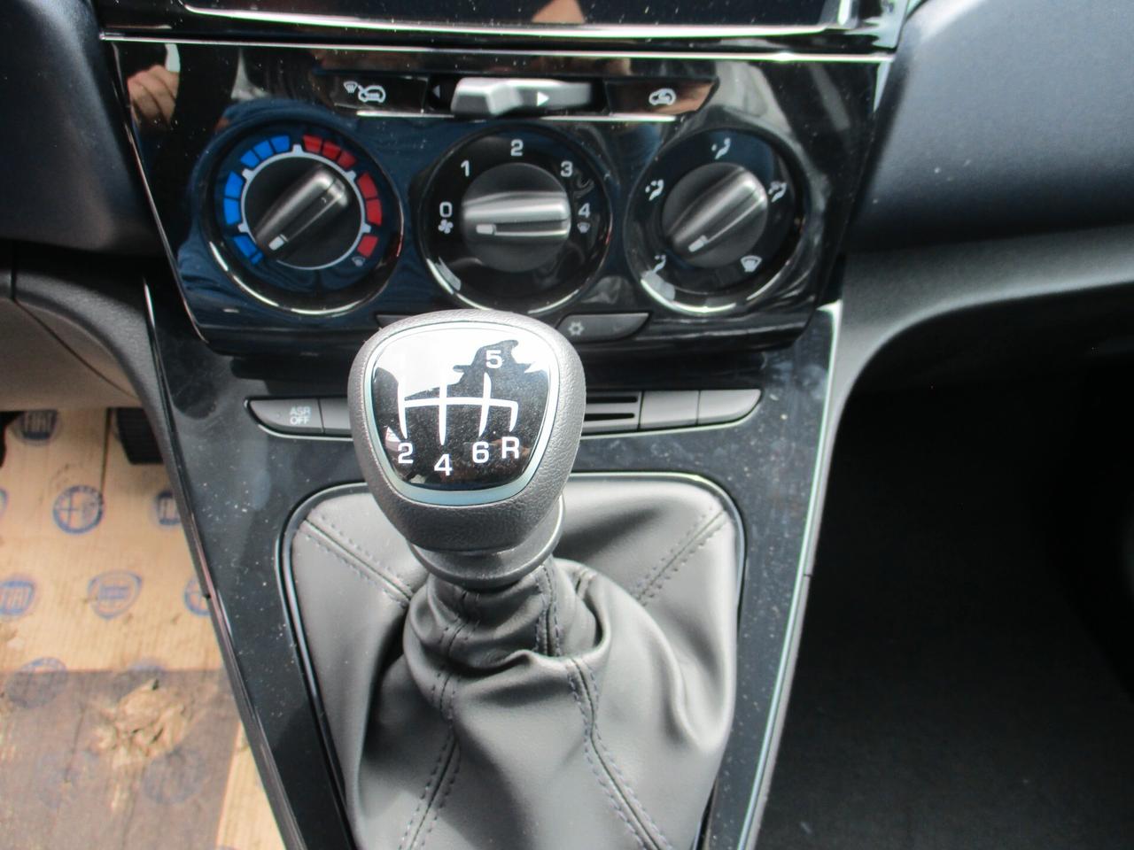 Lancia Ypsilon 1.0 FireFly 5 porte S&S Hybrid Gold Plus