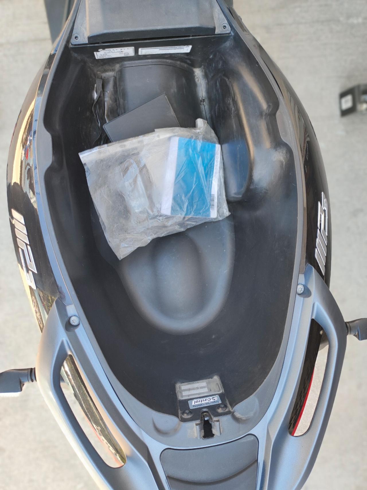 Piaggio MP3 300 MP3 300 IE ABS HPE